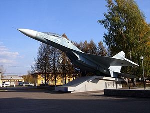 300px-Su-27_UMPO_(Ufa)
